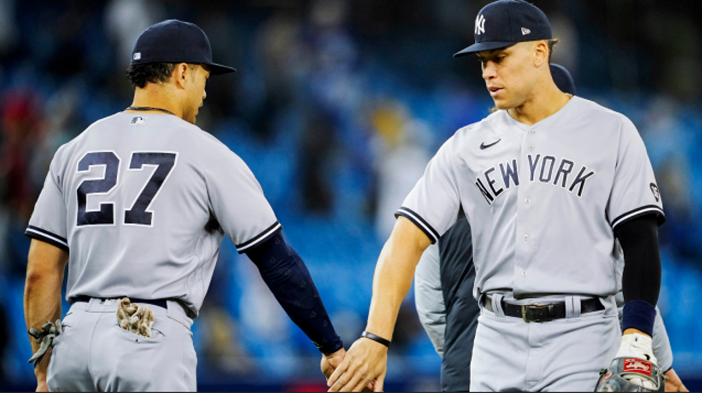 SPORTS: Yankees Win AL Wildcard